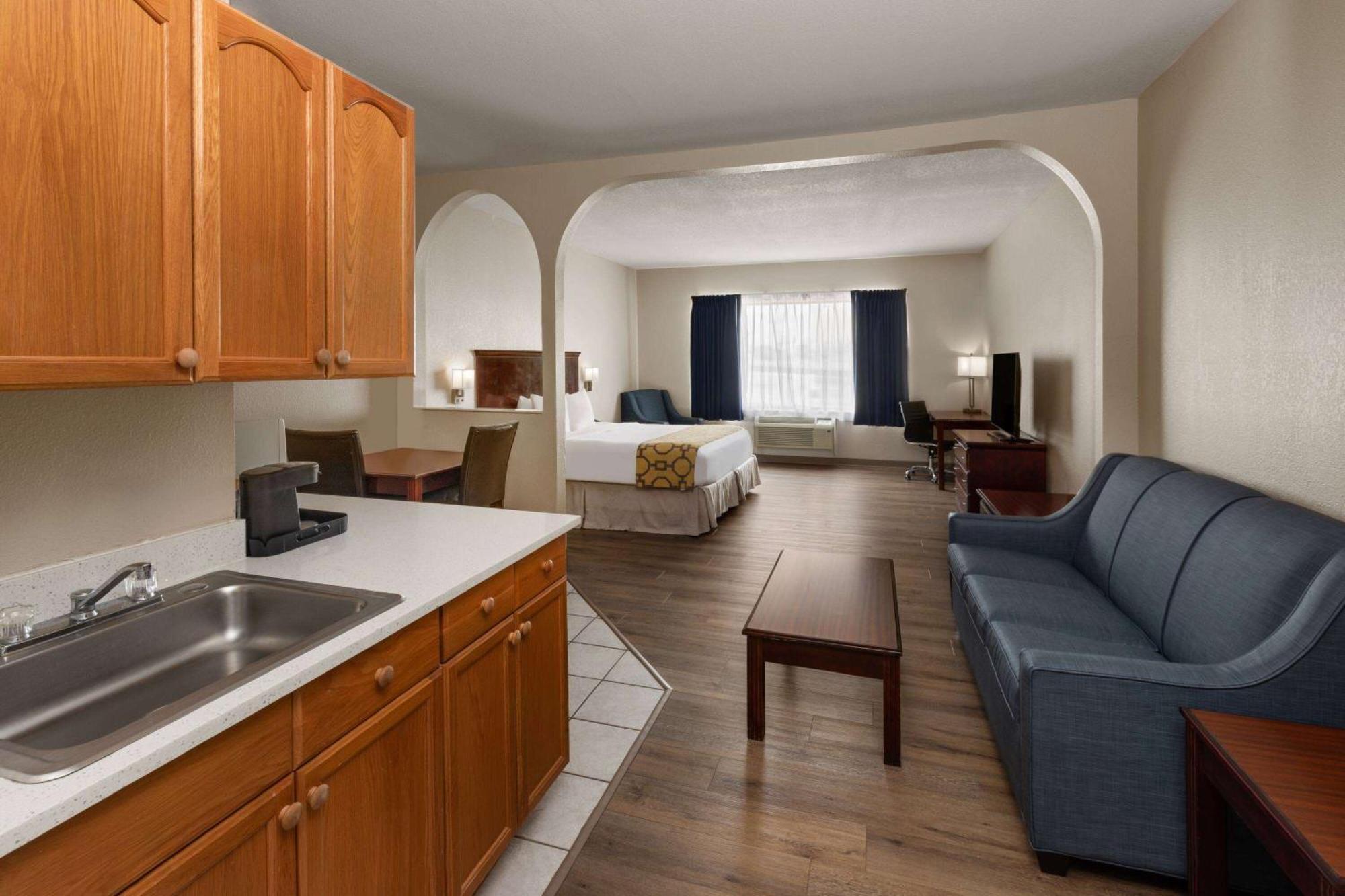 Baymont By Wyndham Houston Brookhollow Eksteriør bilde